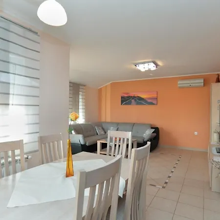 Fuer 4 Personen Ca 75 Qm In Pula, Istrien Istrische Riviera Apartment